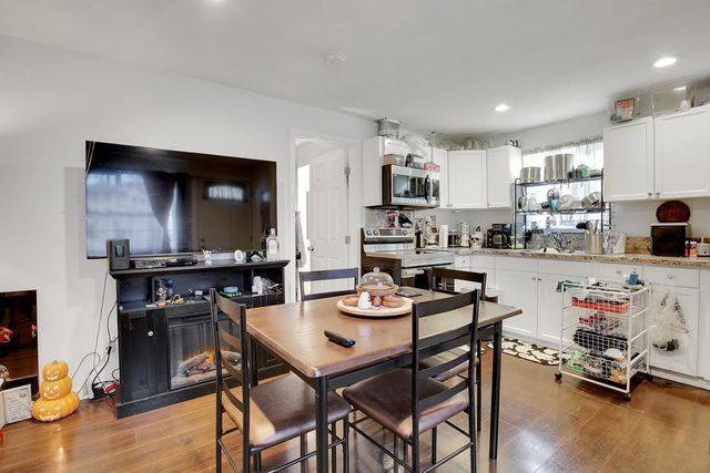 4305 38th St, Sacramento, CA 95820