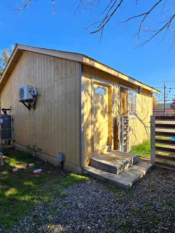 4305 38th St, Sacramento, CA 95820