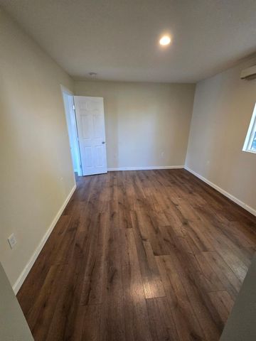 4305 38th St, Sacramento, CA 95820