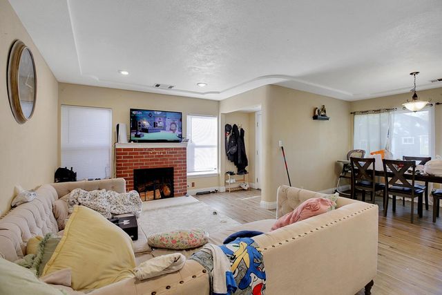 4305 38th St, Sacramento, CA 95820