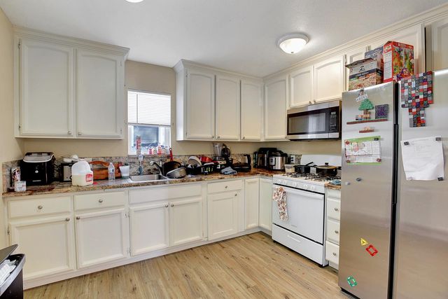 4305 38th St, Sacramento, CA 95820