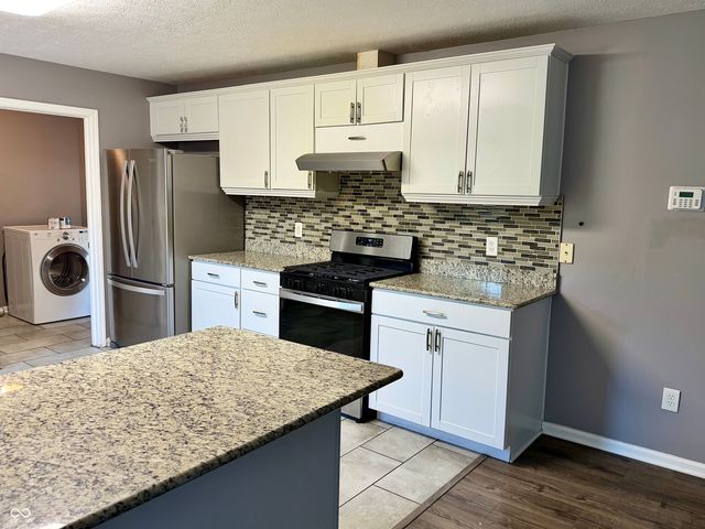 12102 Raiders Boulevard, Fishers, IN 46037
