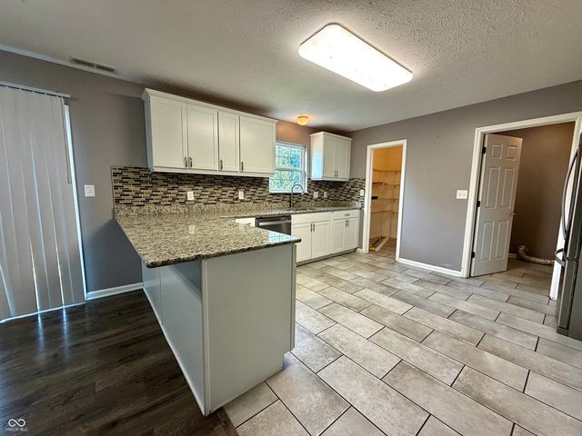 12102 Raiders Boulevard, Fishers, IN 46037