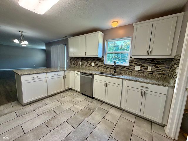 12102 Raiders Boulevard, Fishers, IN 46037