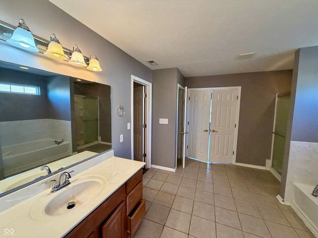 12102 Raiders Boulevard, Fishers, IN 46037