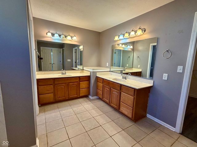 12102 Raiders Boulevard, Fishers, IN 46037