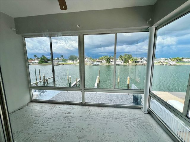 11705 3RD STREET E 8, Treasure Island, FL 33706