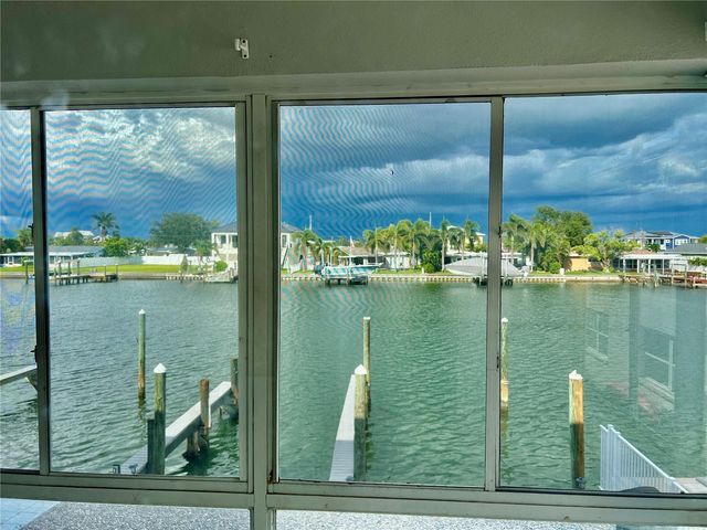 11705 3RD STREET E 8, Treasure Island, FL 33706