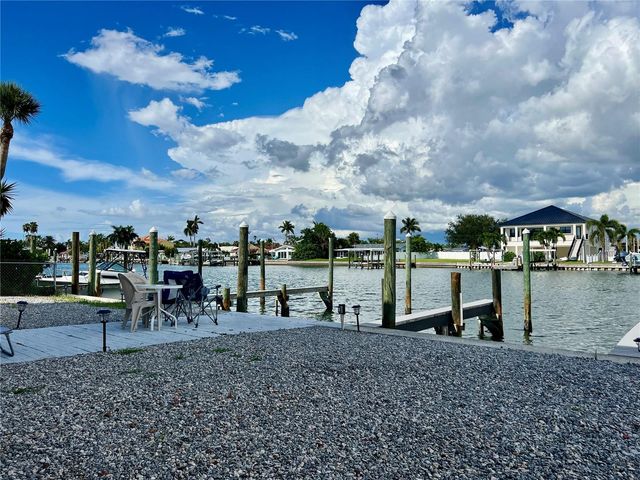 11705 3RD STREET E 8, Treasure Island, FL 33706