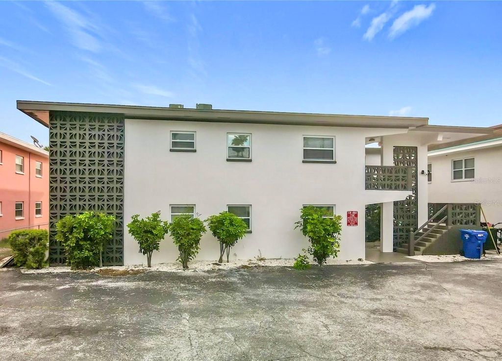 11705 3RD STREET E 8, Treasure Island, FL 33706
