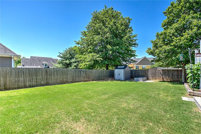 805 Hampstead Heath, Cave Springs, AR 72718