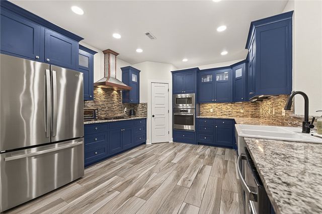 805 Hampstead Heath, Cave Springs, AR 72718