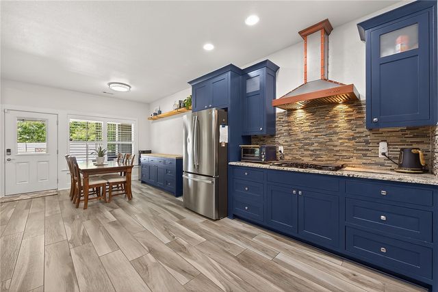 805 Hampstead Heath, Cave Springs, AR 72718