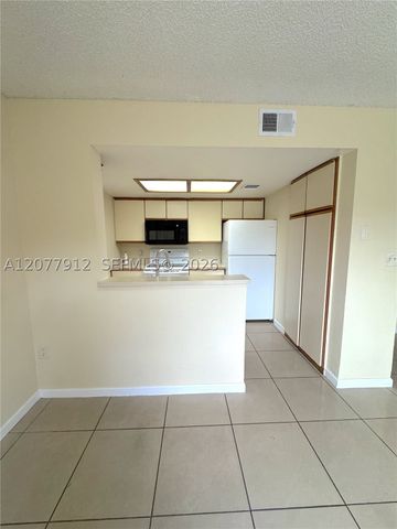 3287 Coral Lake Dr 3287, Coral Springs, FL 33065