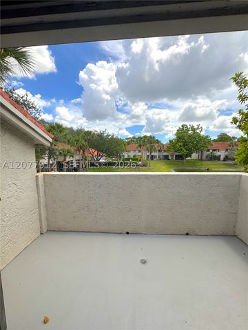 3287 Coral Lake Dr 3287, Coral Springs, FL 33065