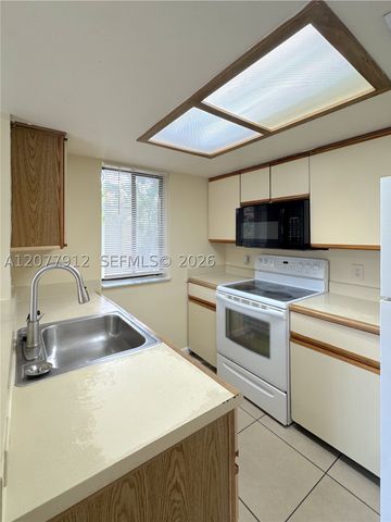 3287 Coral Lake Dr 3287, Coral Springs, FL 33065