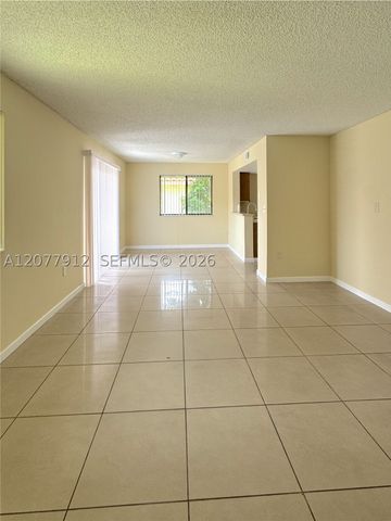 3287 Coral Lake Dr 3287, Coral Springs, FL 33065