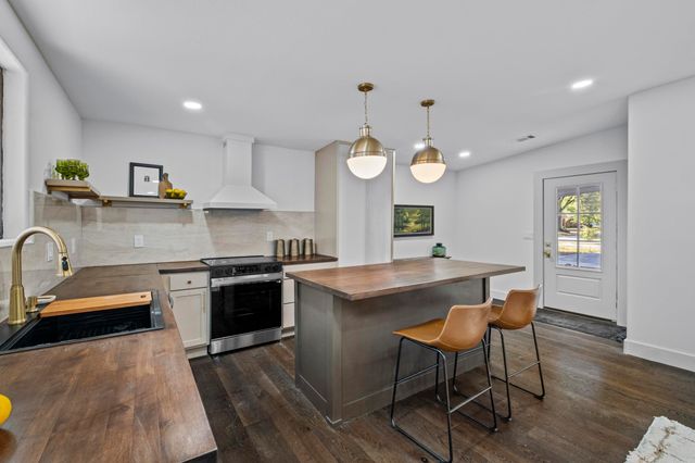 300 W High St, Sheridan, AR 72150