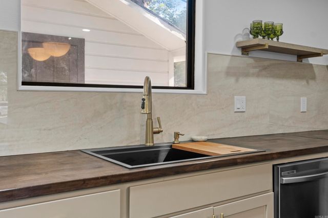 300 W High St, Sheridan, AR 72150