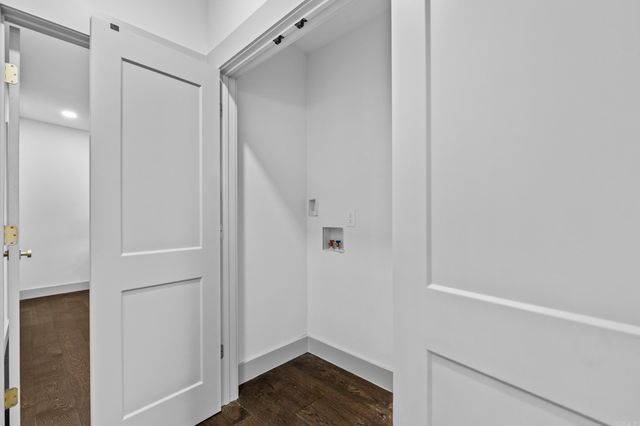 300 W High St, Sheridan, AR 72150