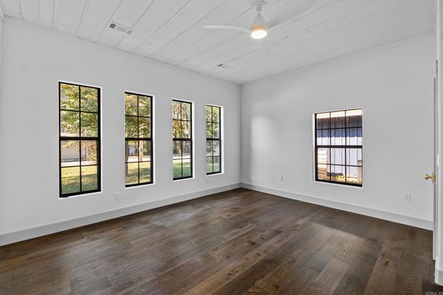 300 W High St, Sheridan, AR 72150