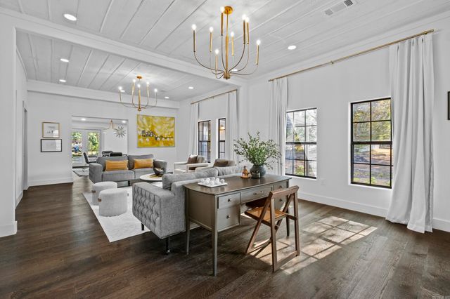 300 W High St, Sheridan, AR 72150