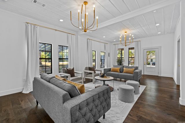 300 W High St, Sheridan, AR 72150