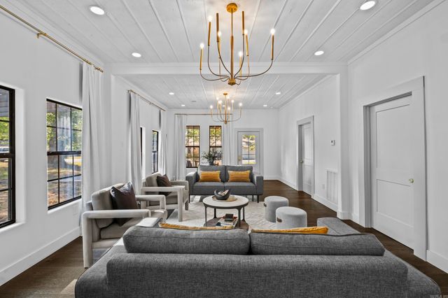 300 W High St, Sheridan, AR 72150