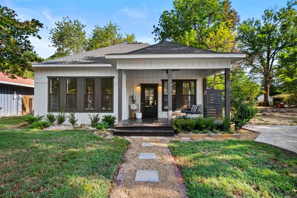 300 W High St, Sheridan, AR 72150