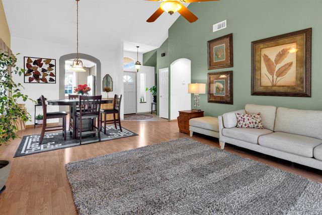 102 Via Promesa, Paso Robles, CA 93446