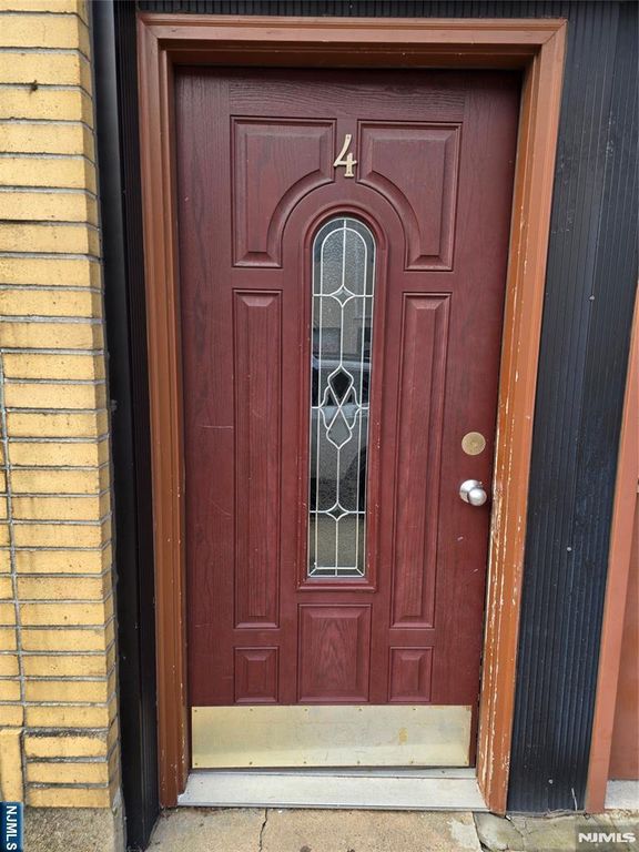 4 W Washington Place 4, Palisades Park, NJ 07650