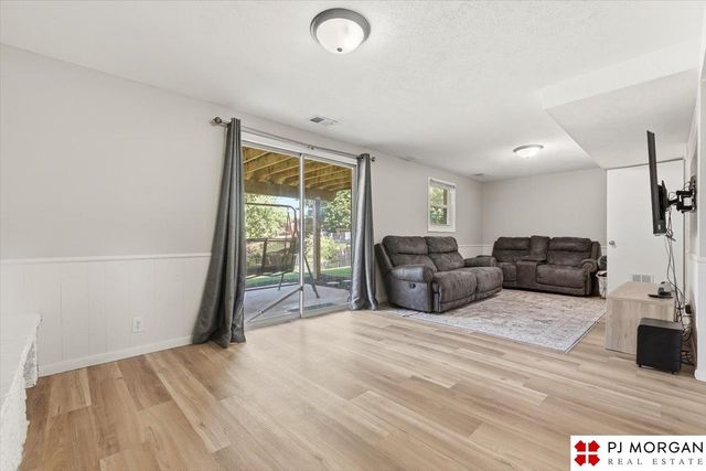 5011 N 114 Street, Omaha, NE 68164