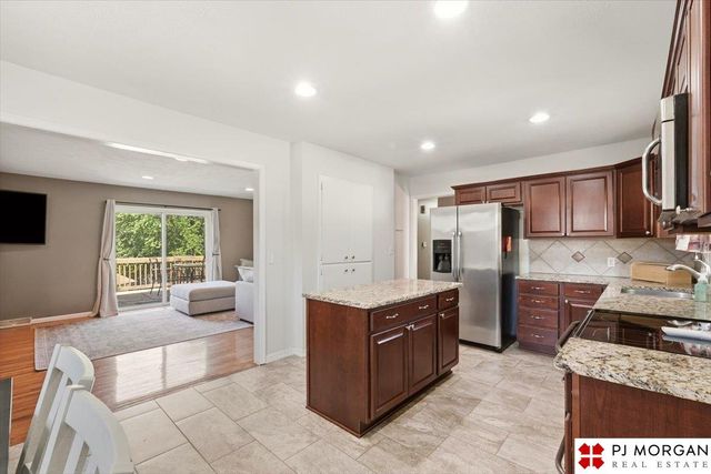 5011 N 114 Street, Omaha, NE 68164