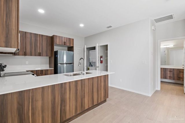 2901 W Driftwood Street 1, Edinburg, TX 78541