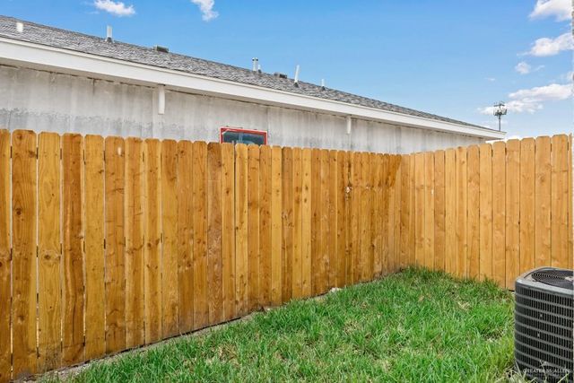 2901 W Driftwood Street 1, Edinburg, TX 78541