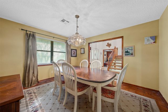 10011 Lost Oak Ridge Drive, Woodway, TX 76712
