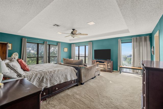 10011 Lost Oak Ridge Drive, Woodway, TX 76712