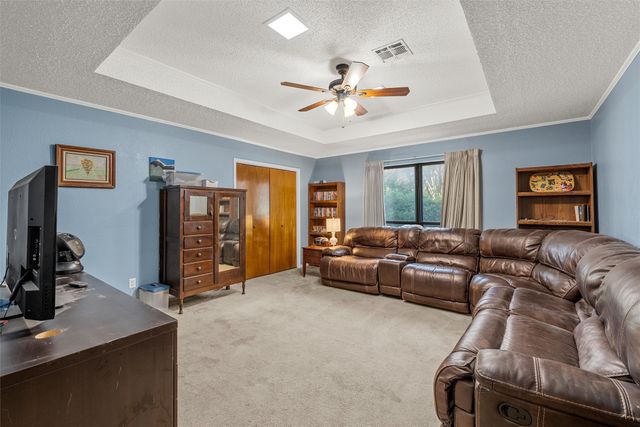 10011 Lost Oak Ridge Drive, Woodway, TX 76712