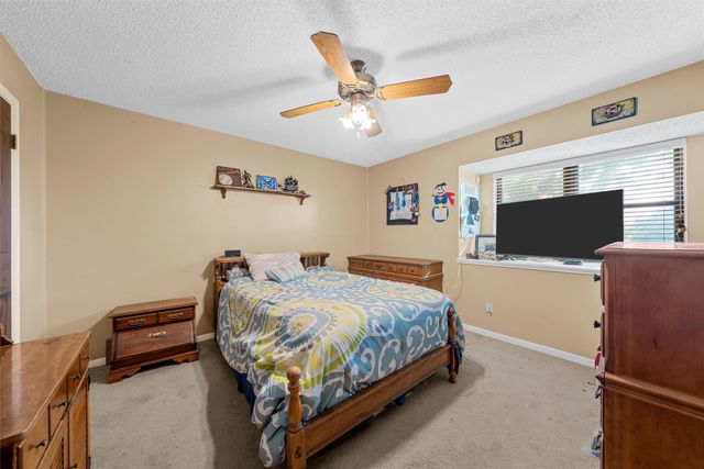 10011 Lost Oak Ridge Drive, Woodway, TX 76712