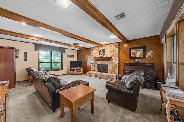 10011 Lost Oak Ridge Drive, Woodway, TX 76712