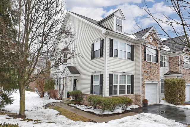 17 Gillian Court, Monroe, NY 10950