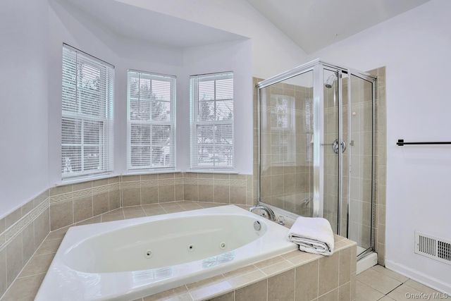 17 Gillian Court, Monroe, NY 10950