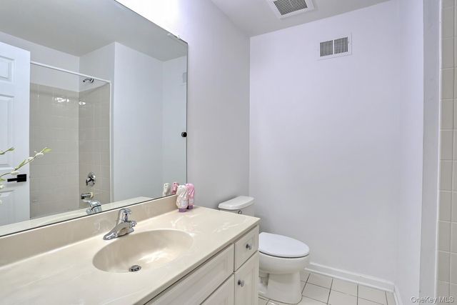 17 Gillian Court, Monroe, NY 10950