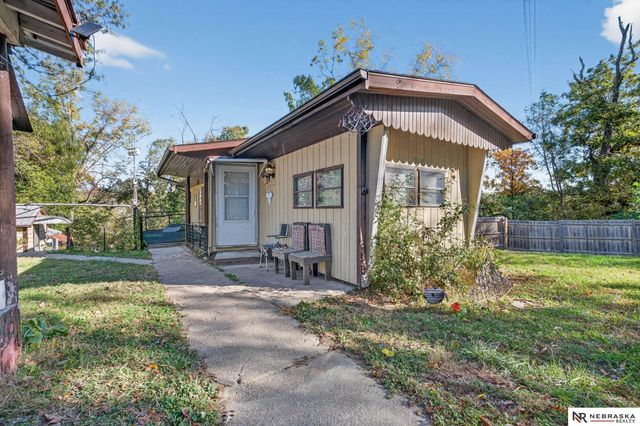 1024 Avenue B, Plattsmouth, NE 68048