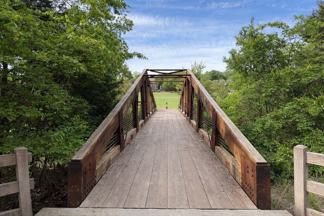 3229 Robert Drive, Richardson, TX 75082