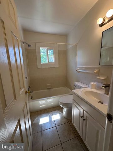 918 SHAWNEE DR, Frederick, MD 21701