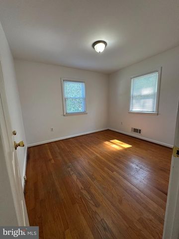 918 SHAWNEE DR, Frederick, MD 21701