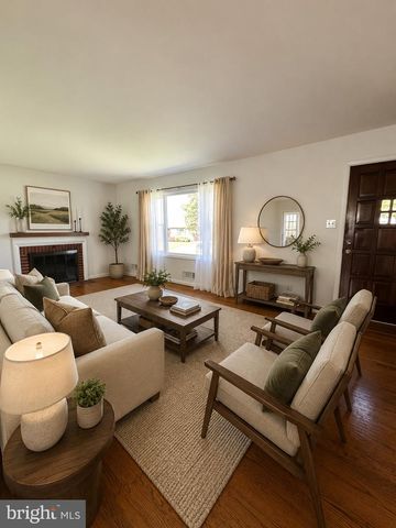 918 SHAWNEE DR, Frederick, MD 21701