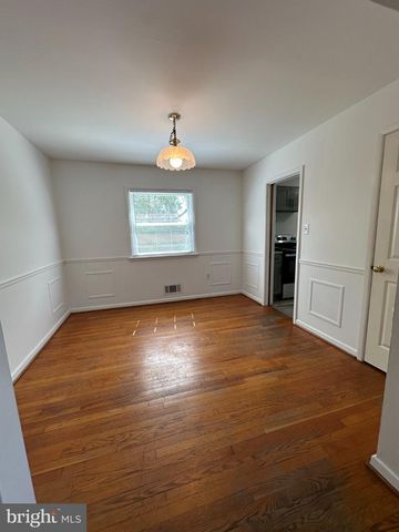 918 SHAWNEE DR, Frederick, MD 21701