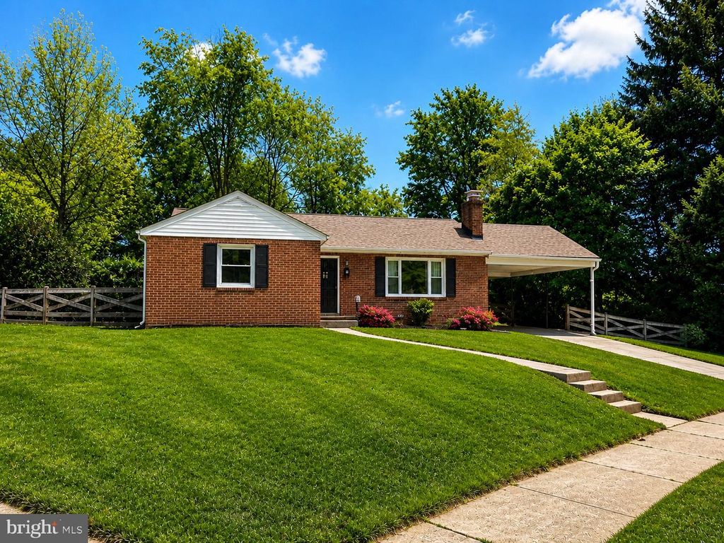 918 SHAWNEE DR, Frederick, MD 21701